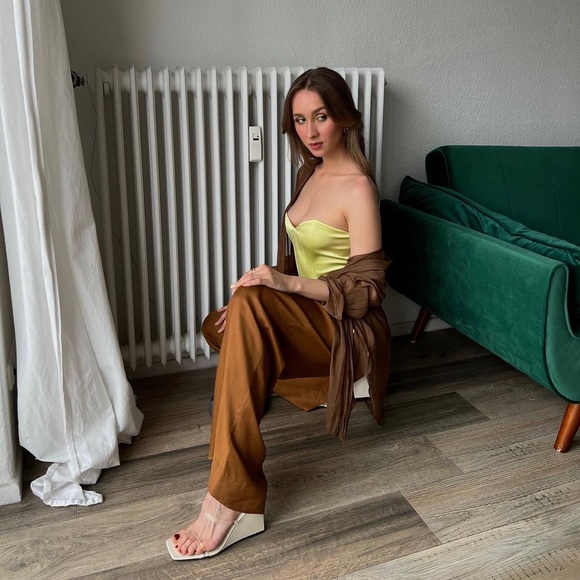 Zara Off White Vinyl Wedge Sandals - Picture 10 of 17